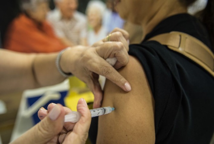 Campanha de vacinação contra gripe começa em todo o país