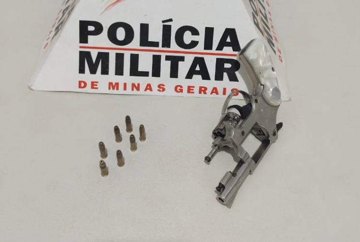 Homem é preso por porte ilegal de arma de fogo em Ervália