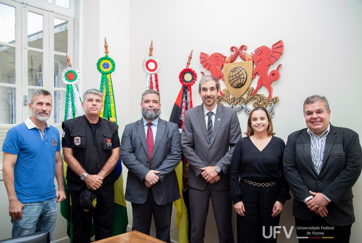 UFV recebe delegado-chefe da regional da Polícia Federal