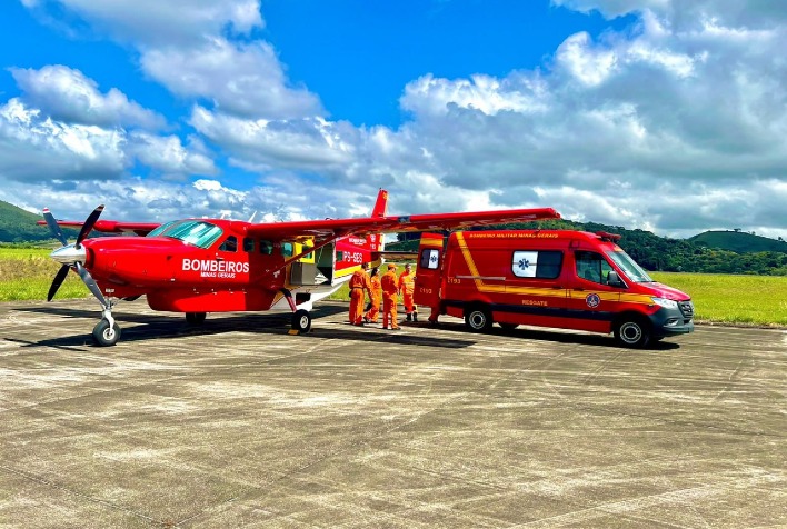 Bombeiros fazem transferência aérea de bebê de 4 meses de Manhuaçu para Viçosa