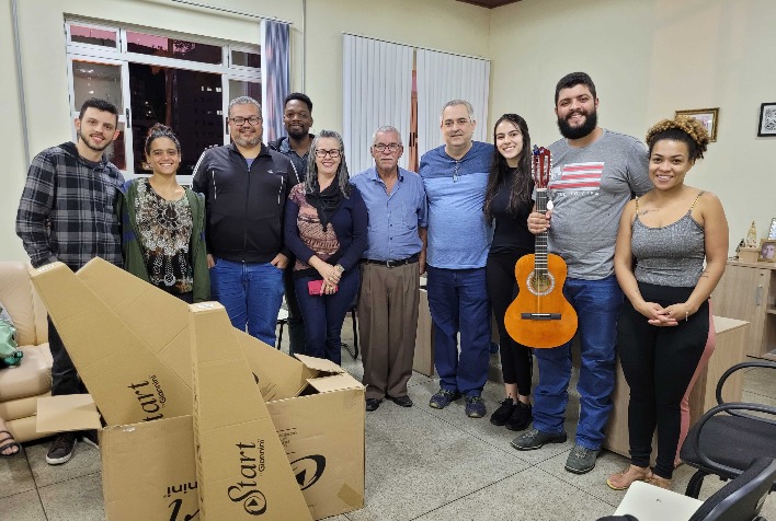 Centro Experimental de Artes recebe doação de violas caipiras