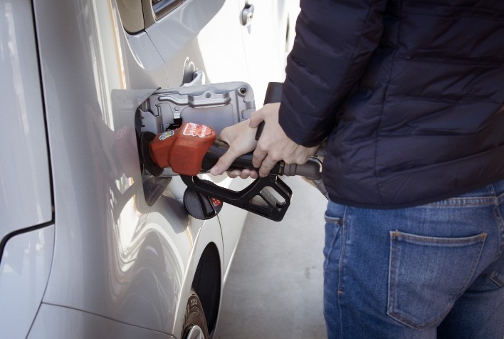 Petrobras reduz preço da gasolina em 4,66% para distribuidoras