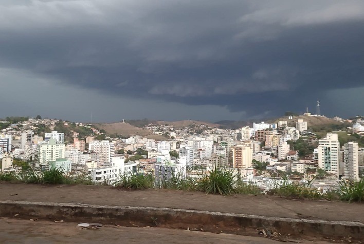 Inmet emite alerta de perigo potencial para chuvas intensas em Viçosa e região nesta quinta-feira (28)