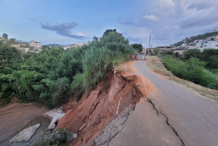 Crateras da avenida São João Batista ainda não têm previsão de obras