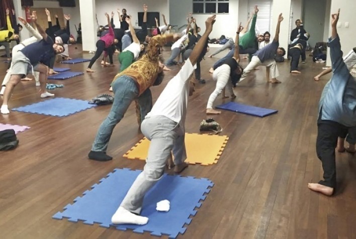 Evento promove aula aberta de Yoga nas Quatro Pilastras