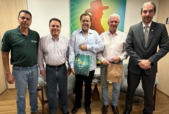 Semana do Fazendeiro é tema de reunião da UFV com sistema Faemg Senar