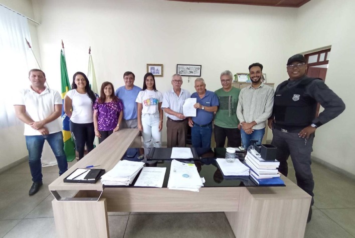 Prefeitura de Viçosa firma parceria com o Silvestre Futebol Clube para promover o esporte entre jovens