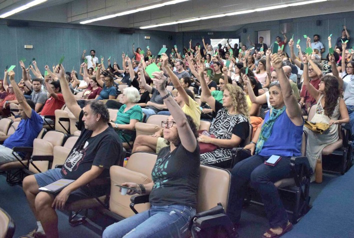 Professores da UFV em greve rejeitam propostas do governo