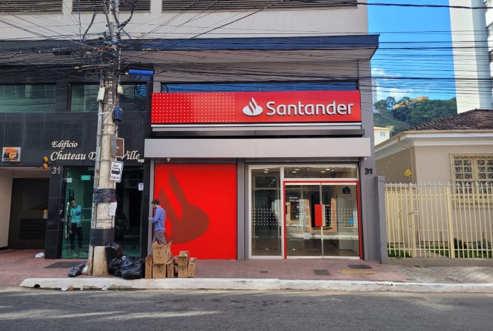 Santander é o novo responsável pela folha de pagamento dos 2,6 mil servidores municipais de Viçosa