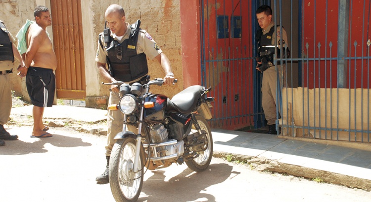 Homem preso na Aimorés por furto de moto