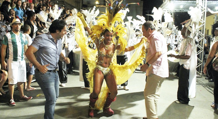 Reunião definirá desfile dos blocos em Viçosa