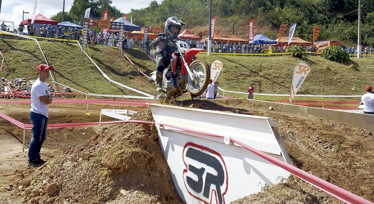 Pilotos da região participam do Mineiro de Enduro em Barão de Cocais