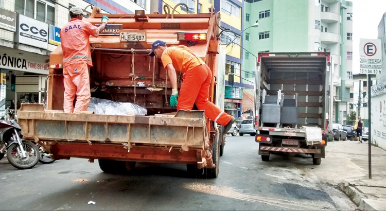 Remoção de lixo: Entidade ajuíza ação contra o Saae