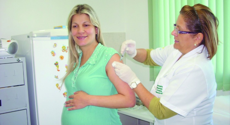 Policlínica Municipal reforça vacina de gestantes contra coqueluche