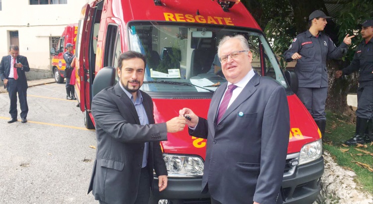 Bombeiros de Viçosa recebem nova viatura de resgate