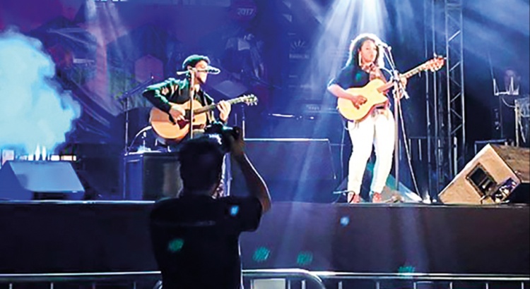 Carla Sceno na final do Música Minas