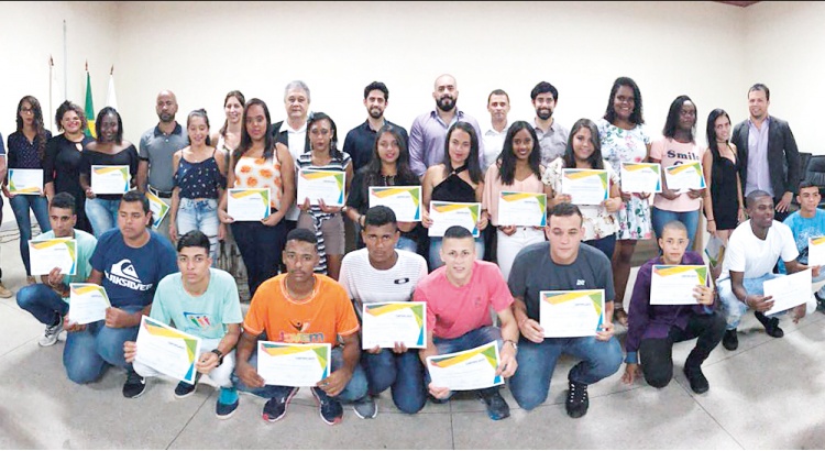 26 adolescentes são certificados no programa Jovem de Futuro