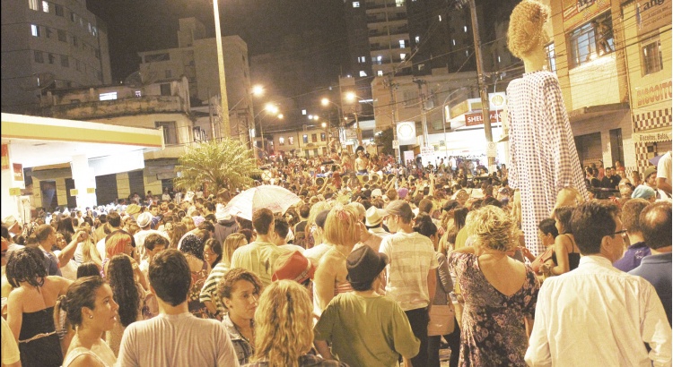 Quem Vem comemora 10 anos de Folia