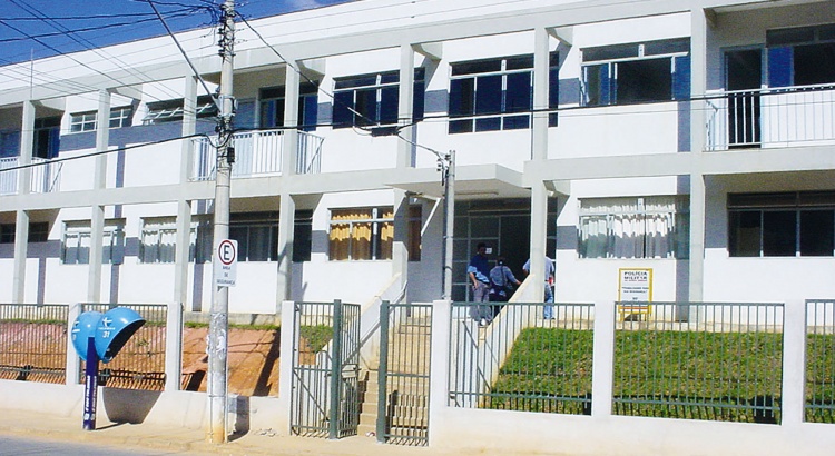 Prefeitura promete ampliar instalações do quartel da PM