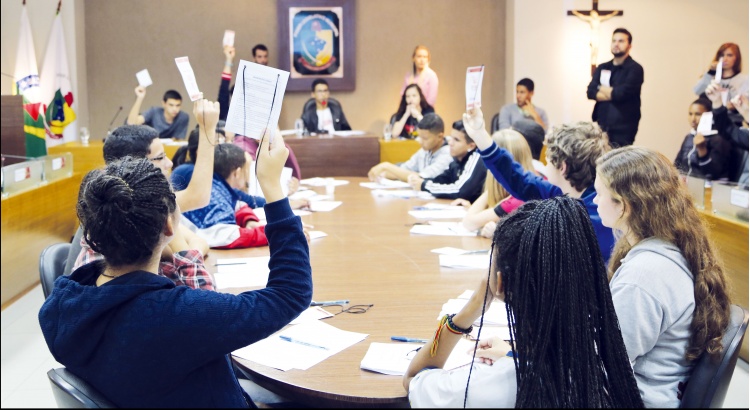 Parlamento Jovem de Viçosa se reúne