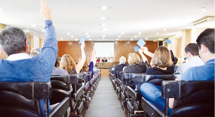 Professores da UFV desistem da greve