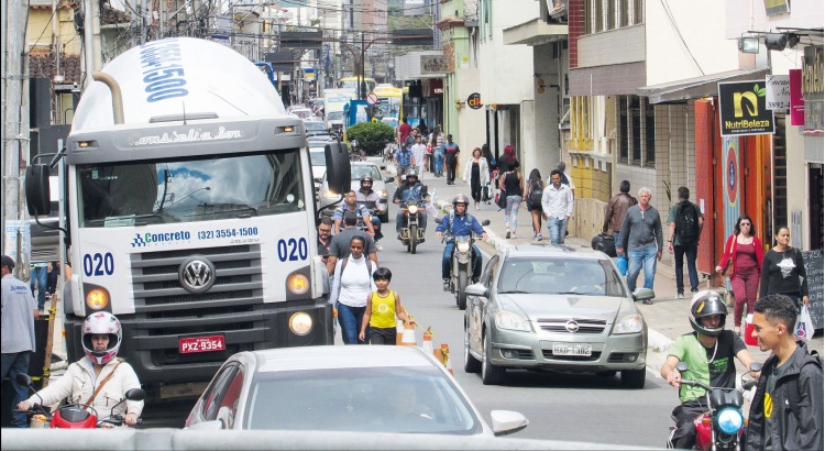 Fiscalização na rua Virgílio Val melhora o trânsito na região central