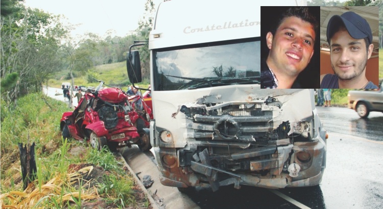 Duas mortes em violenta colisão