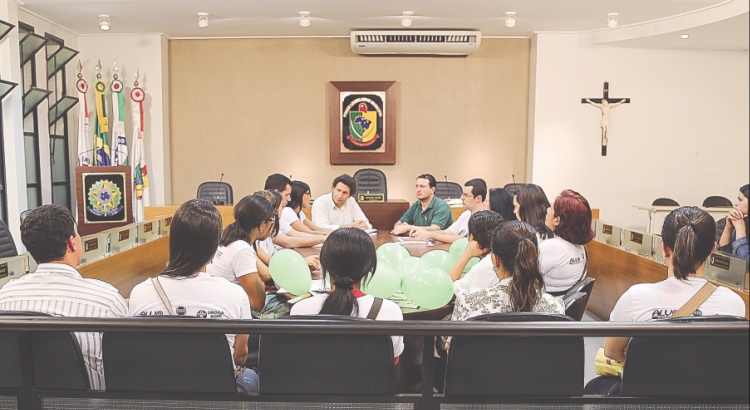 Vereadores e Nasvir discutem inclusão de assistentes sociais na administração