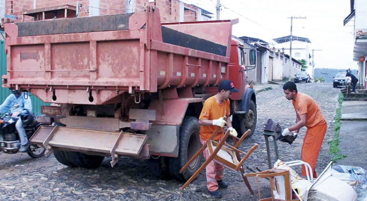 Prefeitura Itinerante começa com limpeza pesada na Barrinha e Cidade Nova