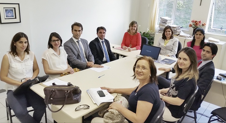Diretoria e membros de comissões da OAB se reúnem com juízas da comarca para melhor prestação jurisdicional
